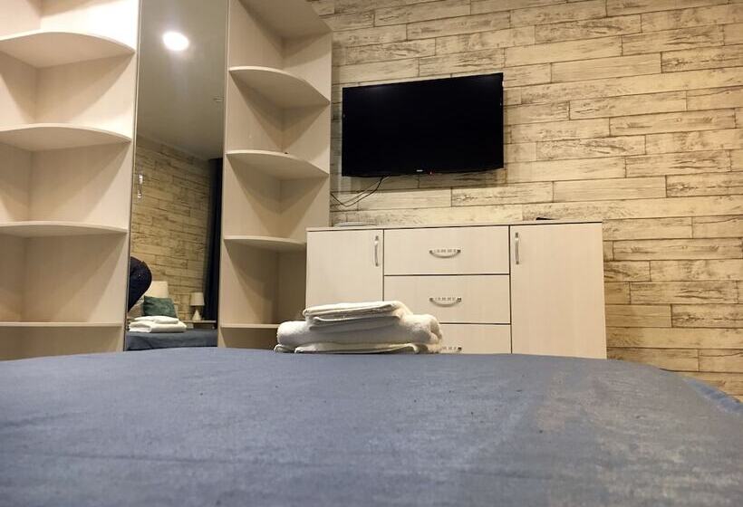 스탠다드 룸, Erzi Club