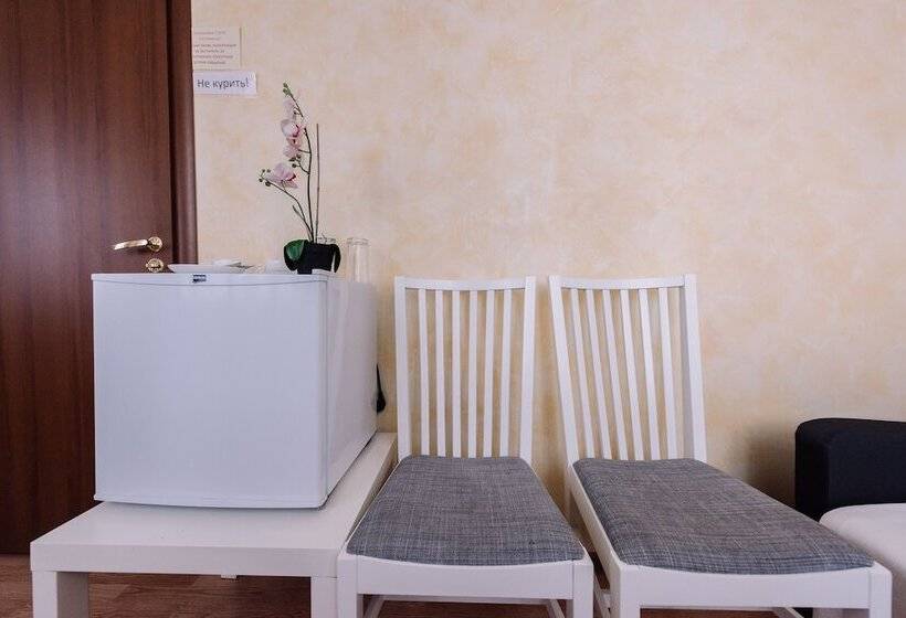 اتاق سوپریور, Kristina A