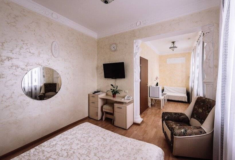 اتاق سوپریور, Kristina A