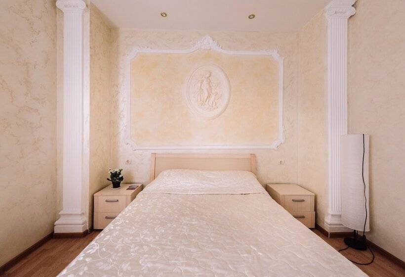 اتاق سوپریور, Kristina A