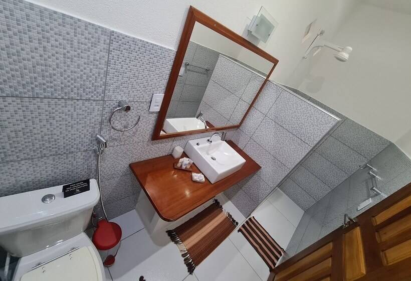 سوییت لوکس, Pousada Caminho Da Praia