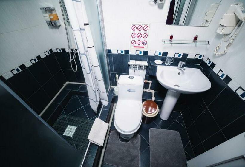 اتاق استاندارد سه نفره, Sunrise Guest House