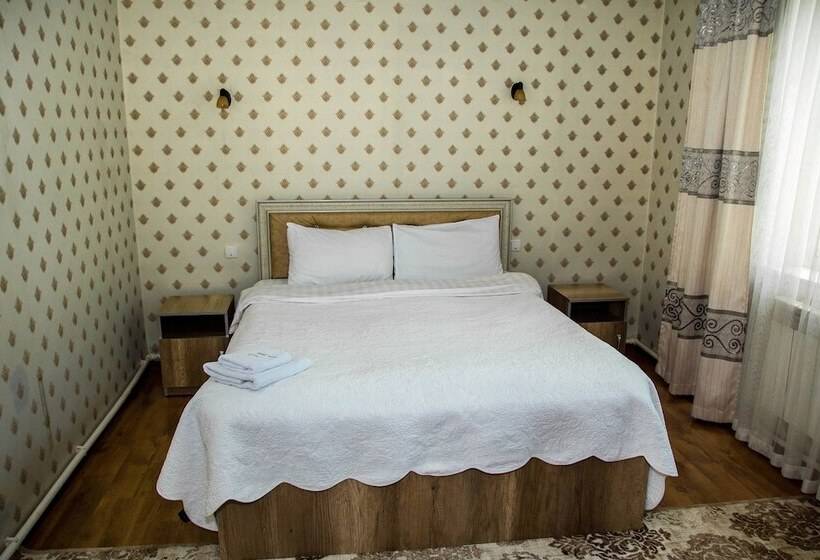 سوییت جونیور, Sunrise Guest House