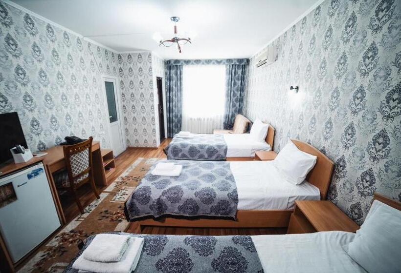 اتاق استاندارد سه نفره, Sunrise Guest House