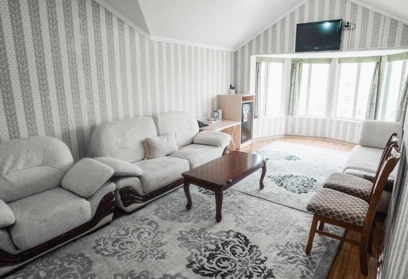 سوییت, Sunrise Guest House