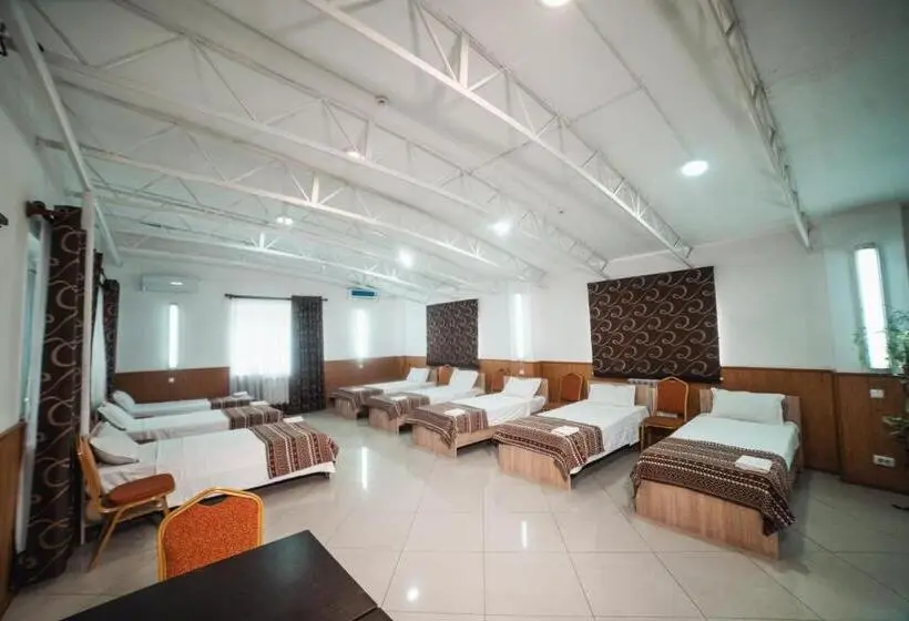 تختخواب در اتاق مشترک, Sunrise Guest House