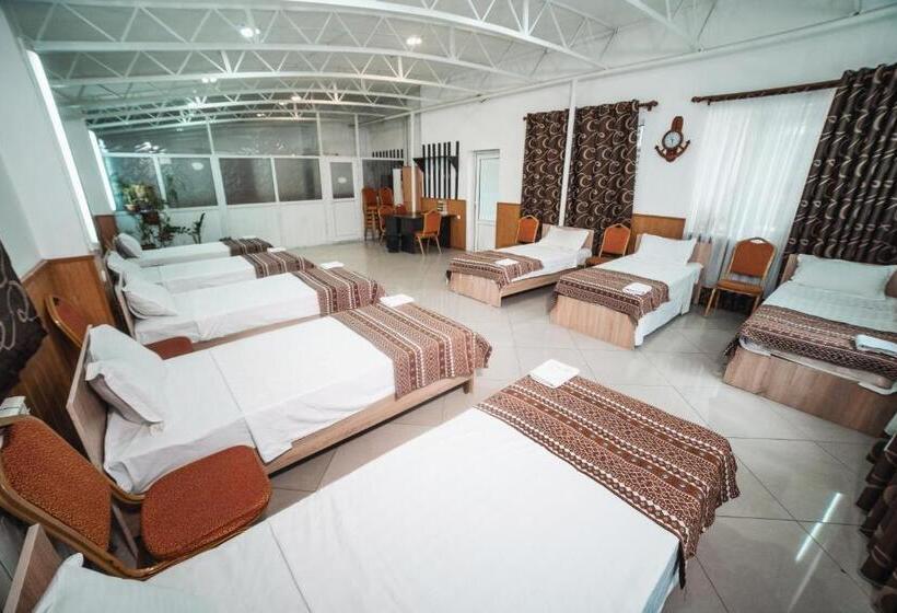 تختخواب در اتاق مشترک, Sunrise Guest House