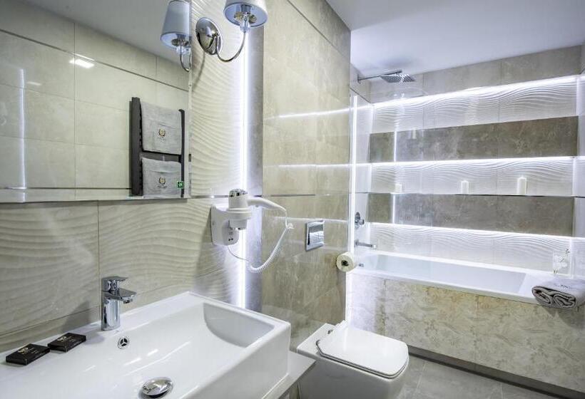 جناح مزود بتراس, Willa Pieńkowskich