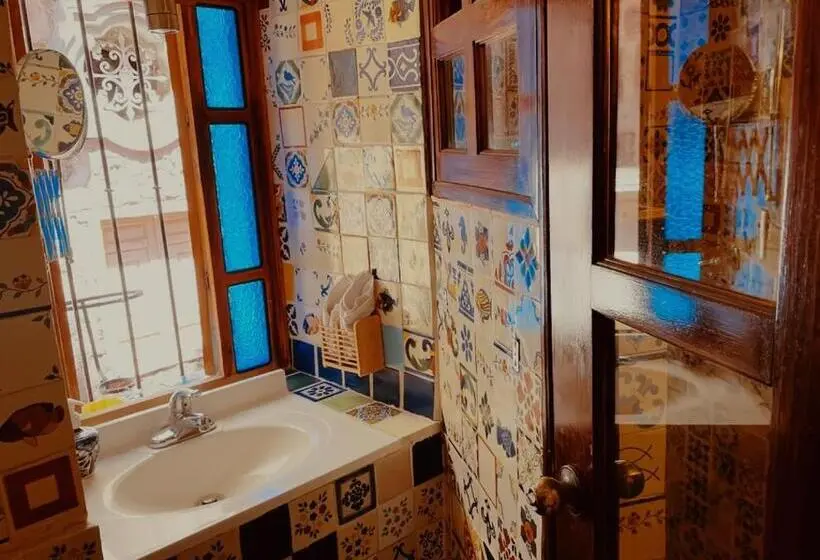 سوئیت با تخت بزرگ, Casa De Pita