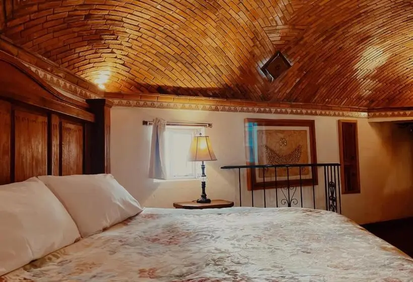 سوئیت با تخت بزرگ, Casa De Pita
