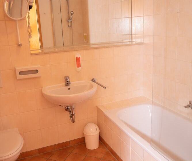 Номер Стандарт, Lowenstein