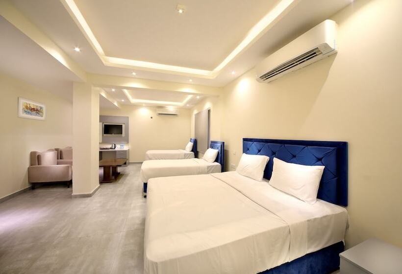 اتاق استاندارد سه نفره, Naseem