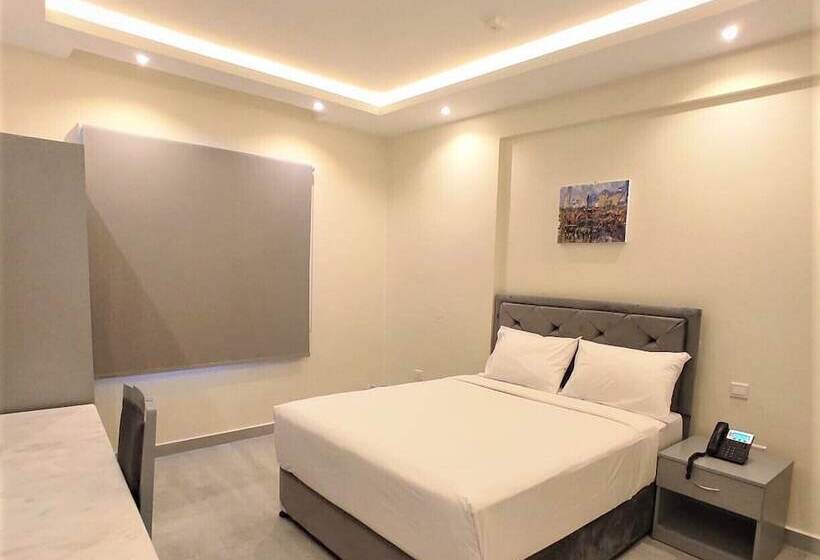 اتاق لوکس با چشمانداز دریا, Naseem