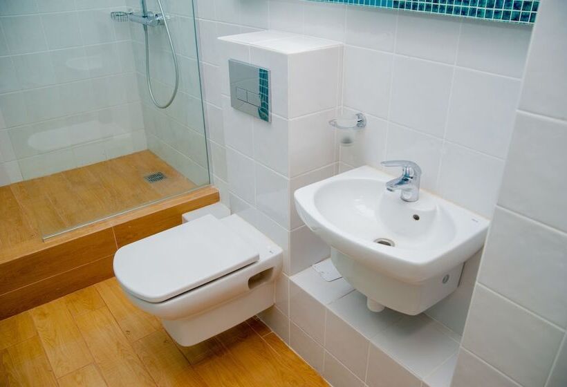 Апартаменты 1 Спальня, Modern History Apartments