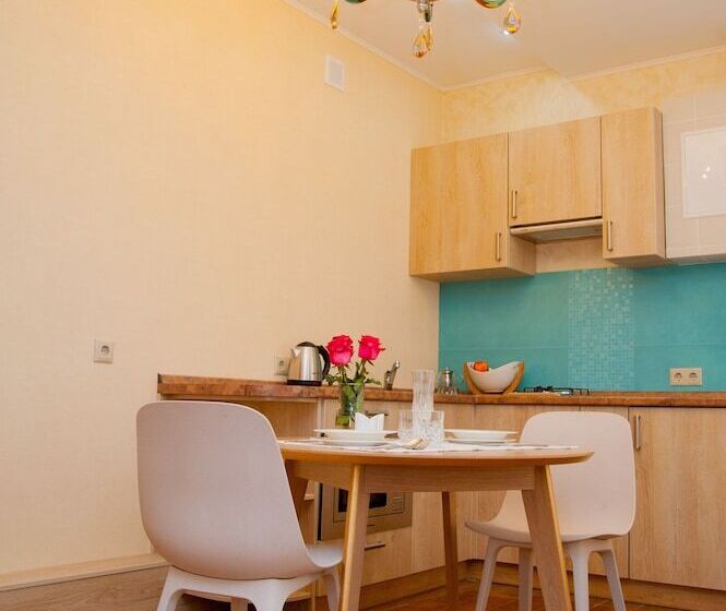 Апартаменты 1 Спальня, Modern History Apartments