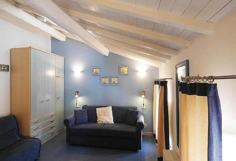 استودیوی استاندارد, Residence Villa Piani