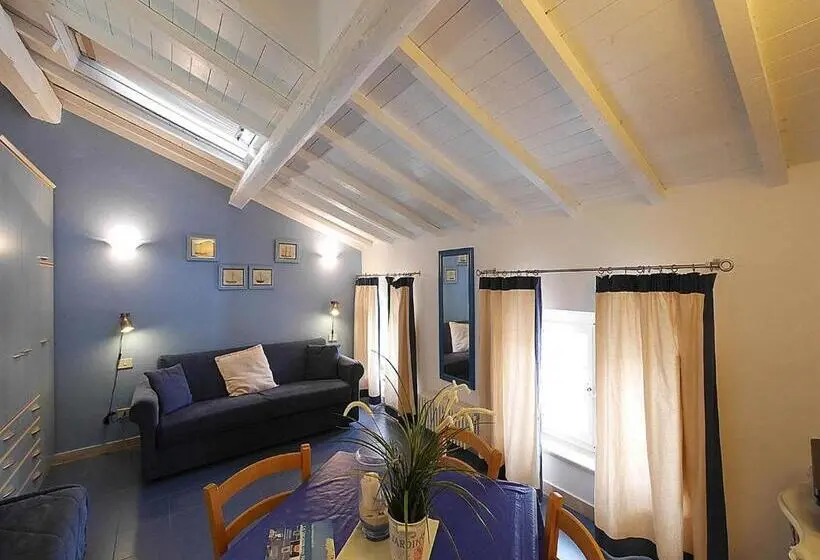 استودیوی استاندارد, Residence Villa Piani