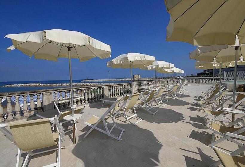 스탠다드 스튜디오, Residence Villa Piani