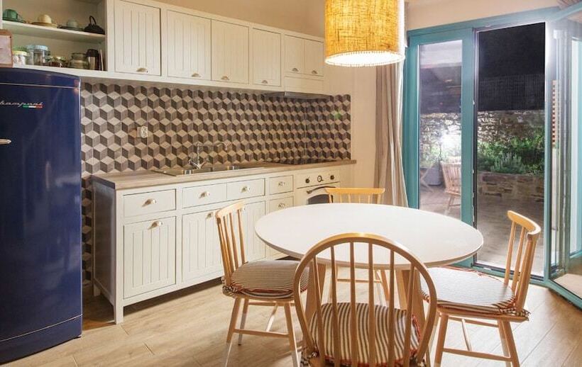 ویلا دلوکس 2 خوابه, Anemoessa Luxury Villas