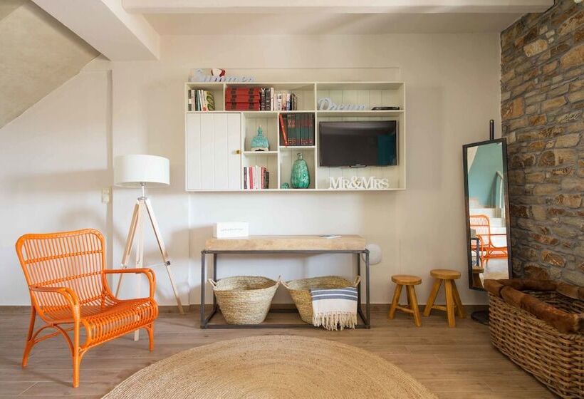 ویلا دلوکس 2 خوابه, Anemoessa Luxury Villas