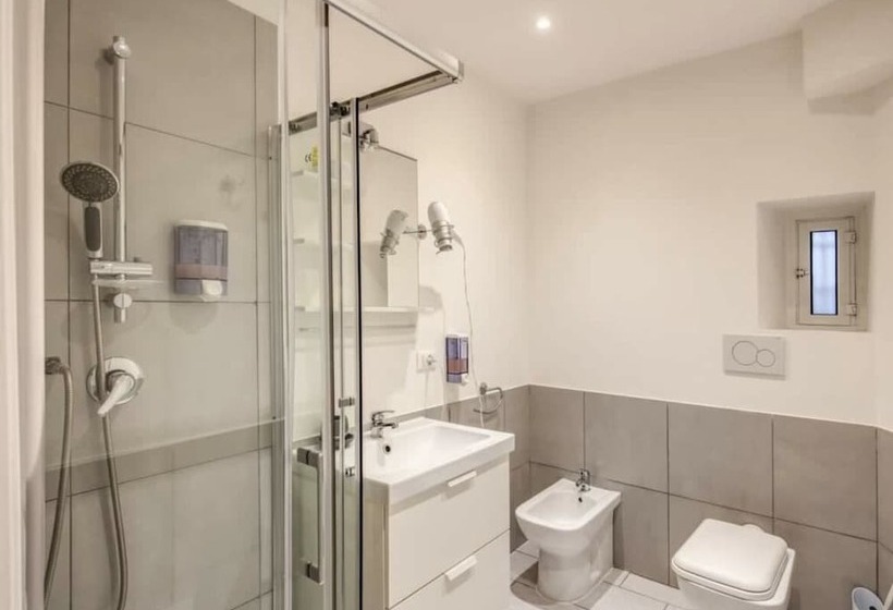 חדר סטנדרט לשלושה, Residenza Giulia Al Colosseo