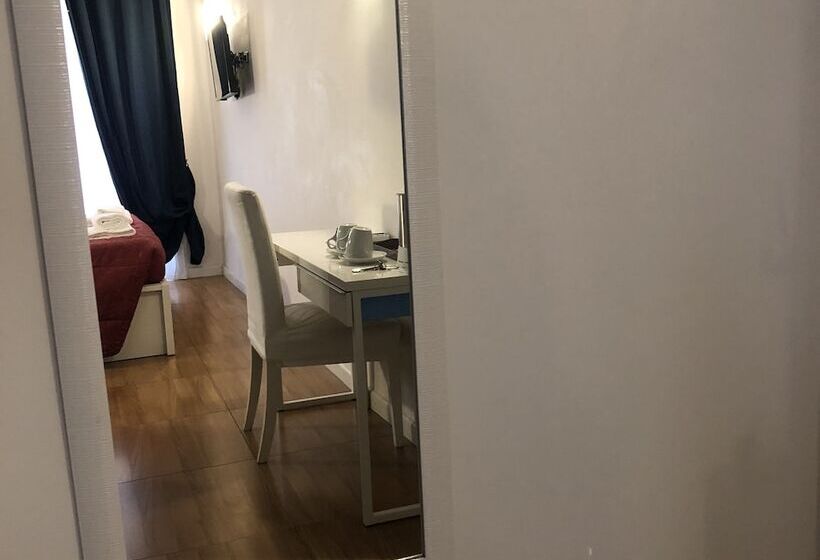 חדר סטנדרט לשלושה, Residenza Giulia Al Colosseo