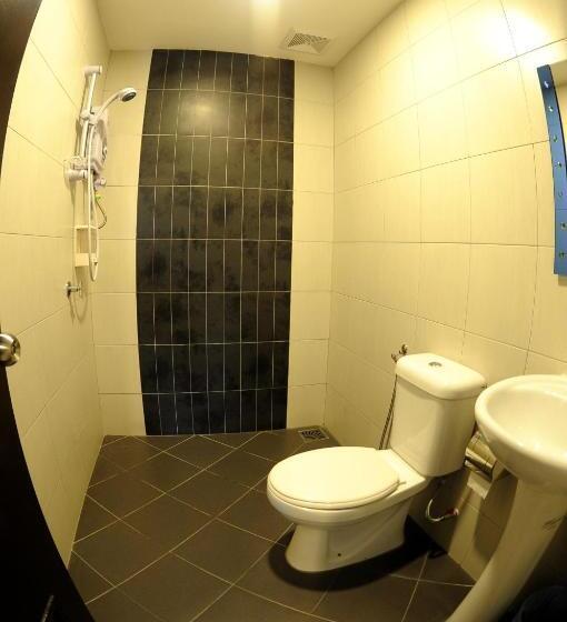 اتاق خانوادگی, Five