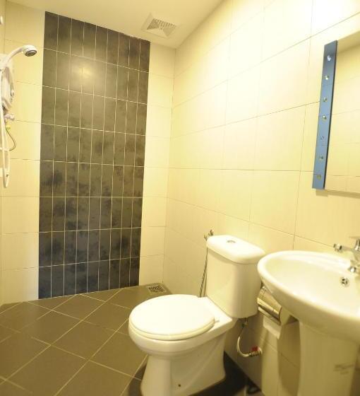 اتاق خانوادگی, Five