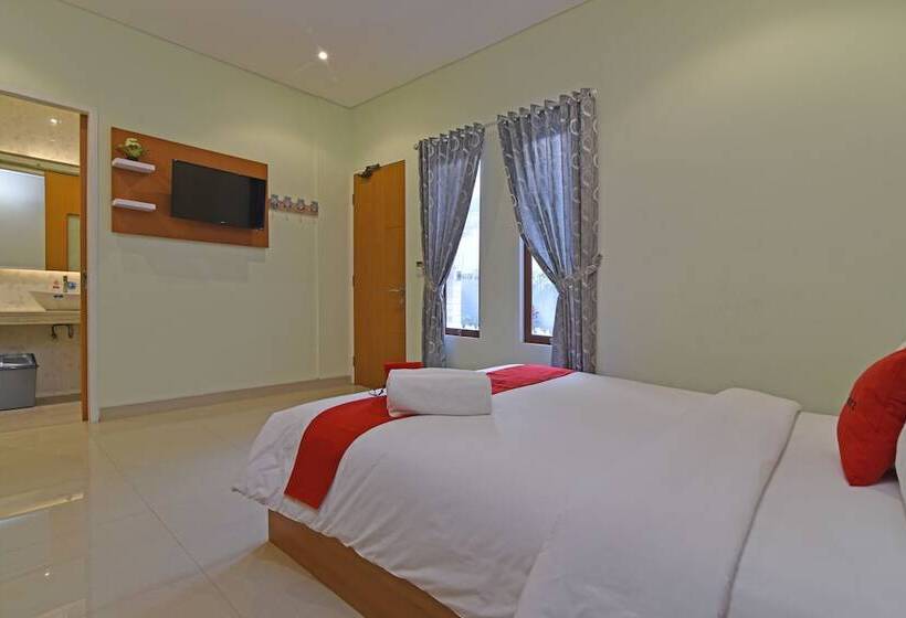 Номер Economy, Reddoorz Plus @ Mahendradatta Denpasar