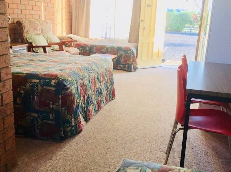 חדר משפחתי, Colonial Motor Inn Pambula