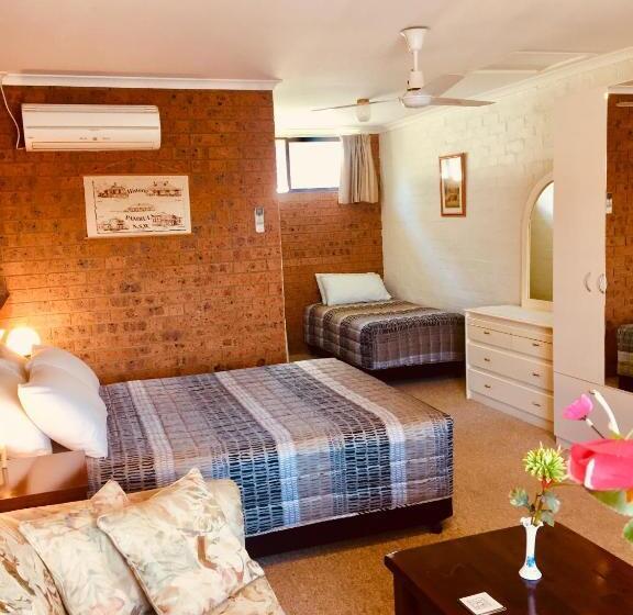 חדר משפחתי, Colonial Motor Inn Pambula