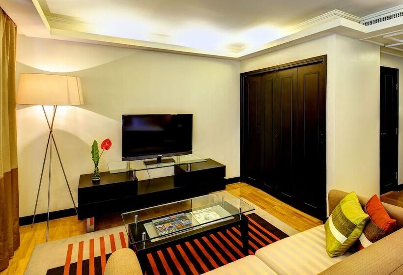 استودیوی سوپریور, Radisson Hotel Chateau De Bangkok