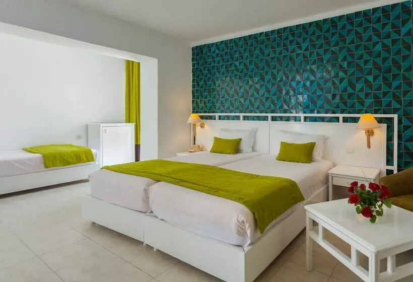 بانگلوی استاندارد, El Mouradi Djerba Menzel