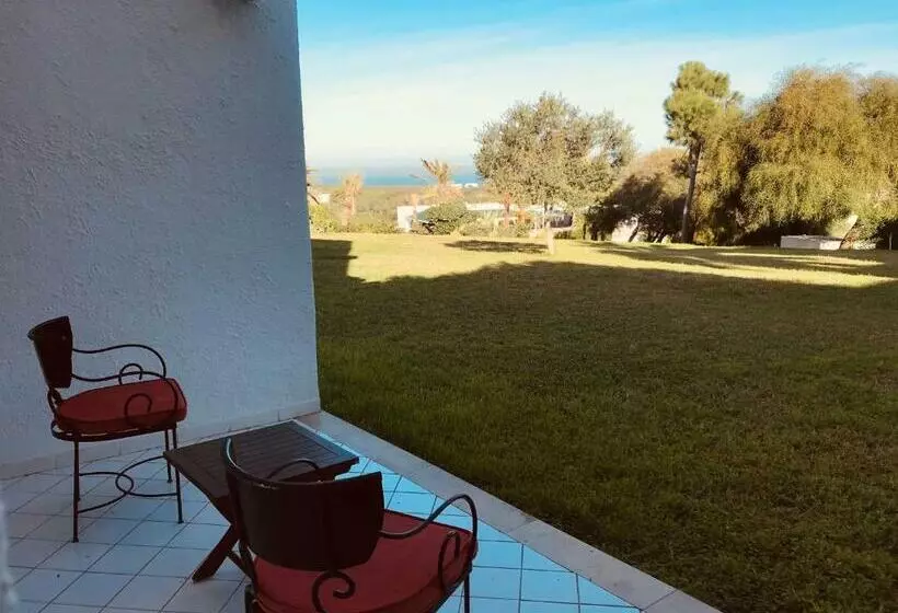 استودیوی استاندارد, Golden Carthage Residences