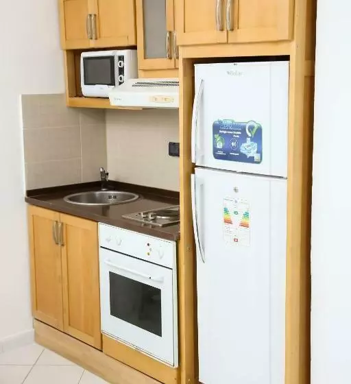 استودیوی استاندارد, Golden Carthage Residences
