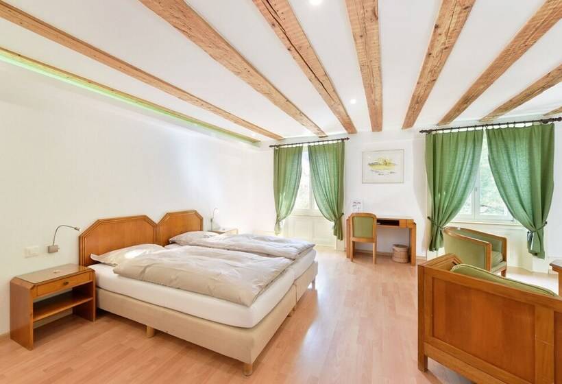 جناح, Hôtel De L Aigle