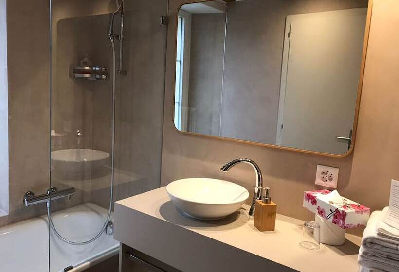 Семейный Номер, Hôtel De L Aigle