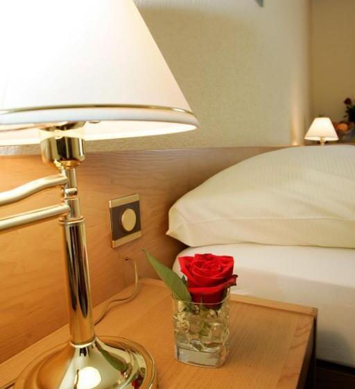 Quarto Estandar Individual, Hôtel Le National