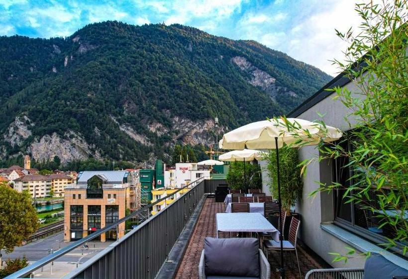 标准间, Merkur West Station