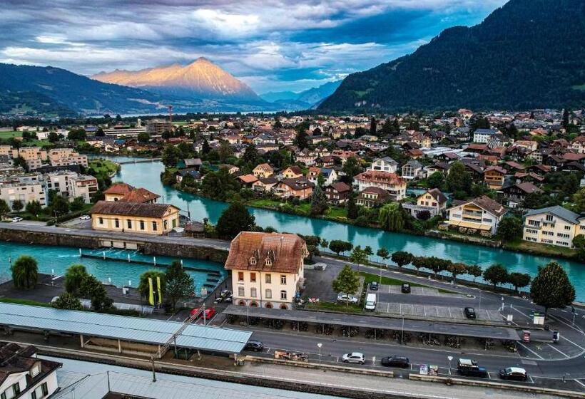 标准间, Merkur West Station