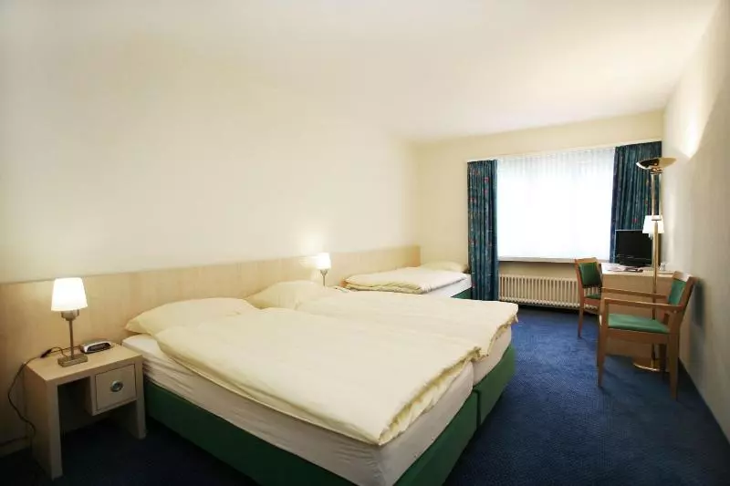 Chambre Triple Confort, Central Hotel Post