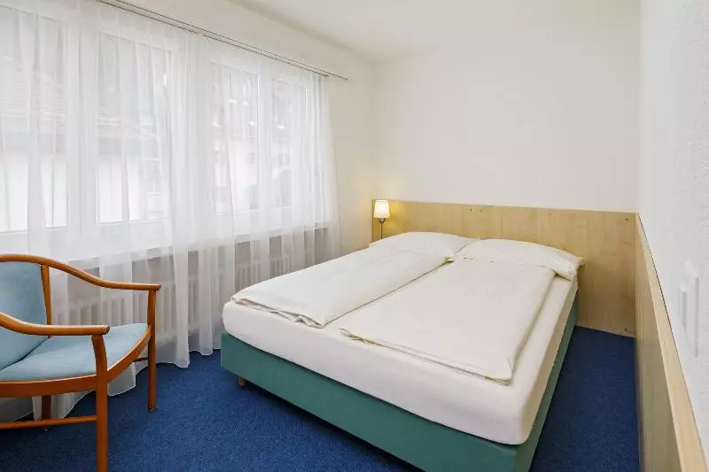 Chambre Triple Confort, Central Hotel Post