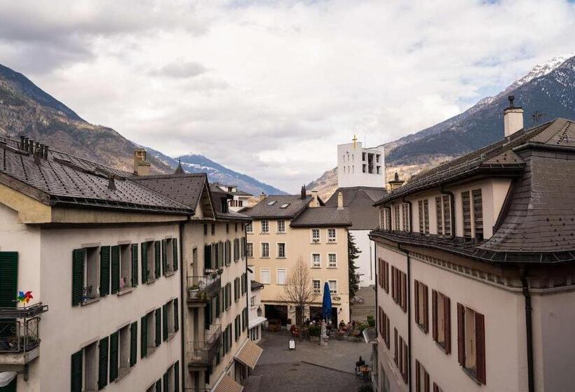 غرفة قياسية سرير ملكى, Stockalperhof