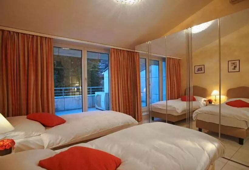 سوئیت پریمیوم, Villa Sassa