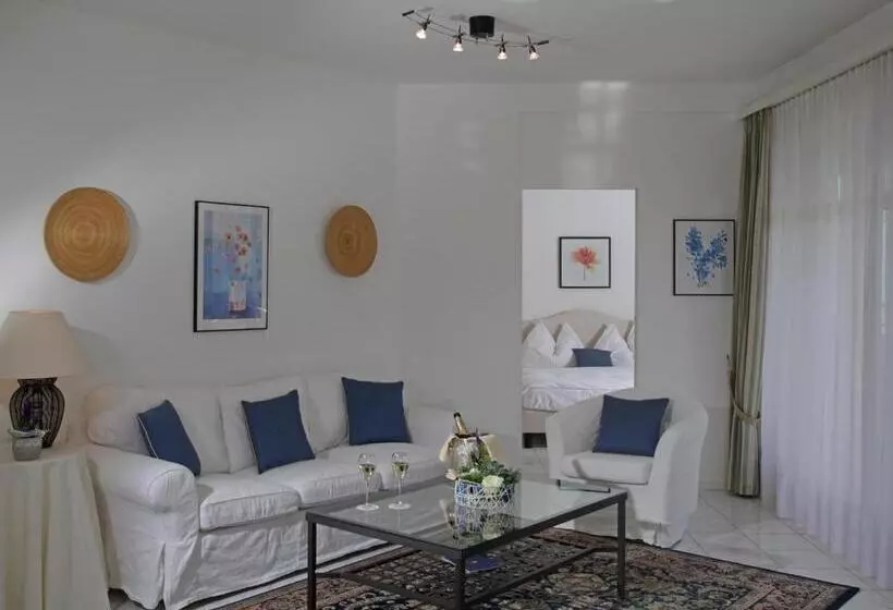 سوئیت پریمیوم, Villa Sassa