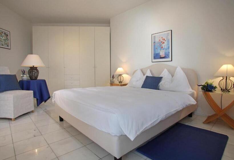 Suite with lake view, Villa Sassa