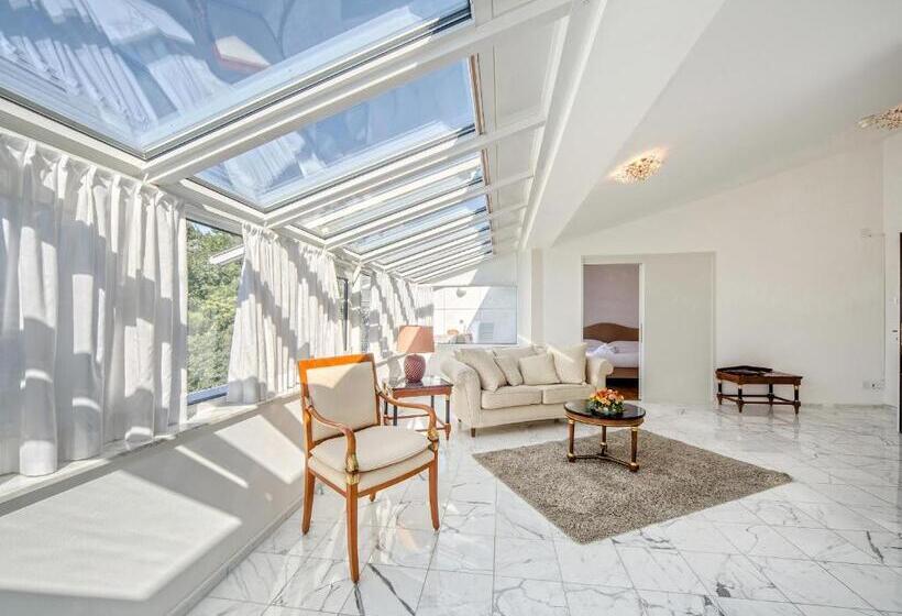 Пентхаус Люкс, Villa Sassa