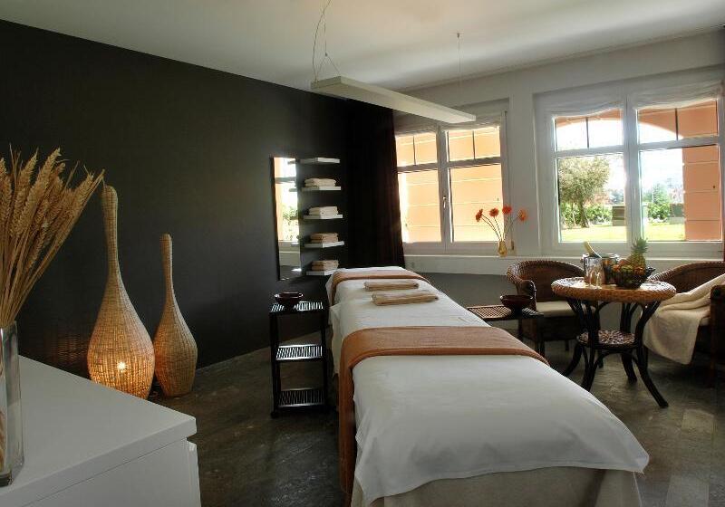 Suite with lake view, Villa Sassa