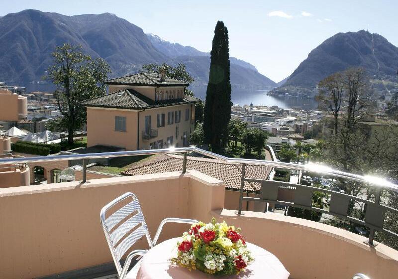 Suite with lake view, Villa Sassa