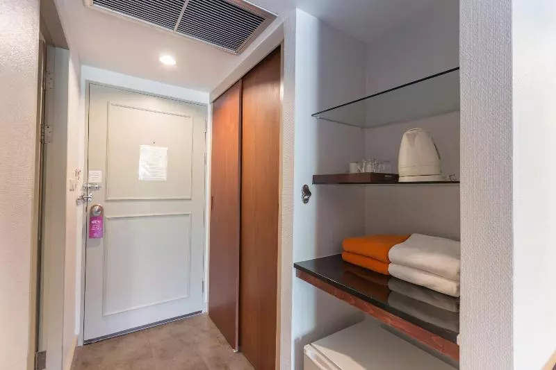 اتاق لوکس با چشم‌انداز استخر, Phuket Orchid Resort And Spa
